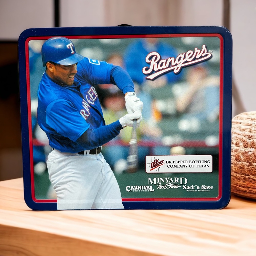 Texas Rangers Juan Gonzalez Vintage 2002 Tin Collectible Lunchbox